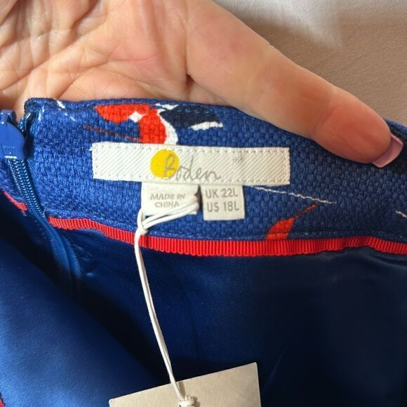 Boden Blue Floral Skirt. Size 18L. NWT. - Picture 6 of 6